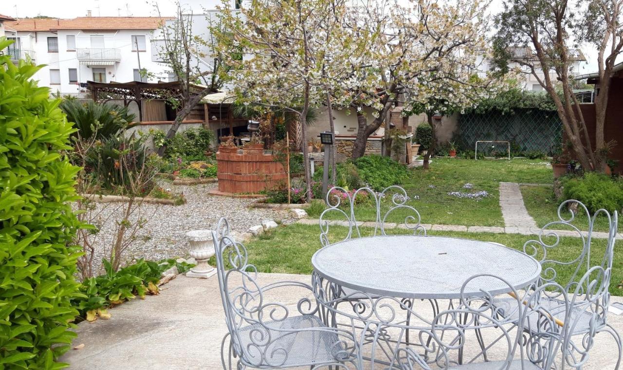 Room Garden Vada Exterior photo